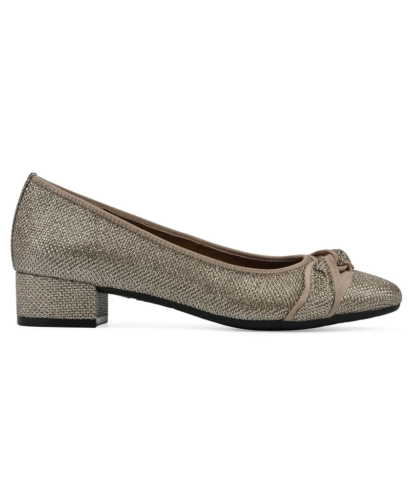 White Mountain Women's Bordeaux Low Block Heel Pumps