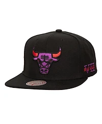 Mitchell & Ness Men's White/Purple Chicago Bulls Core Snapback Hat