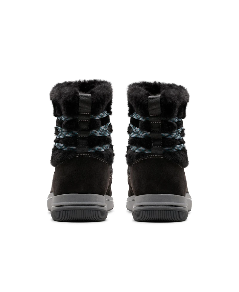 Clarks Women's Cloudsteppers Breeze Cozy Boots