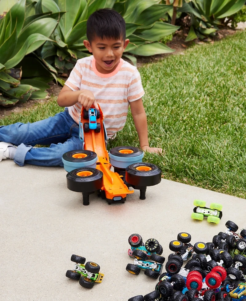 Monster Trucks Hw Changing Rhinomite Rc in 1:12 Scale with 1:64 Scale Toy Truck
