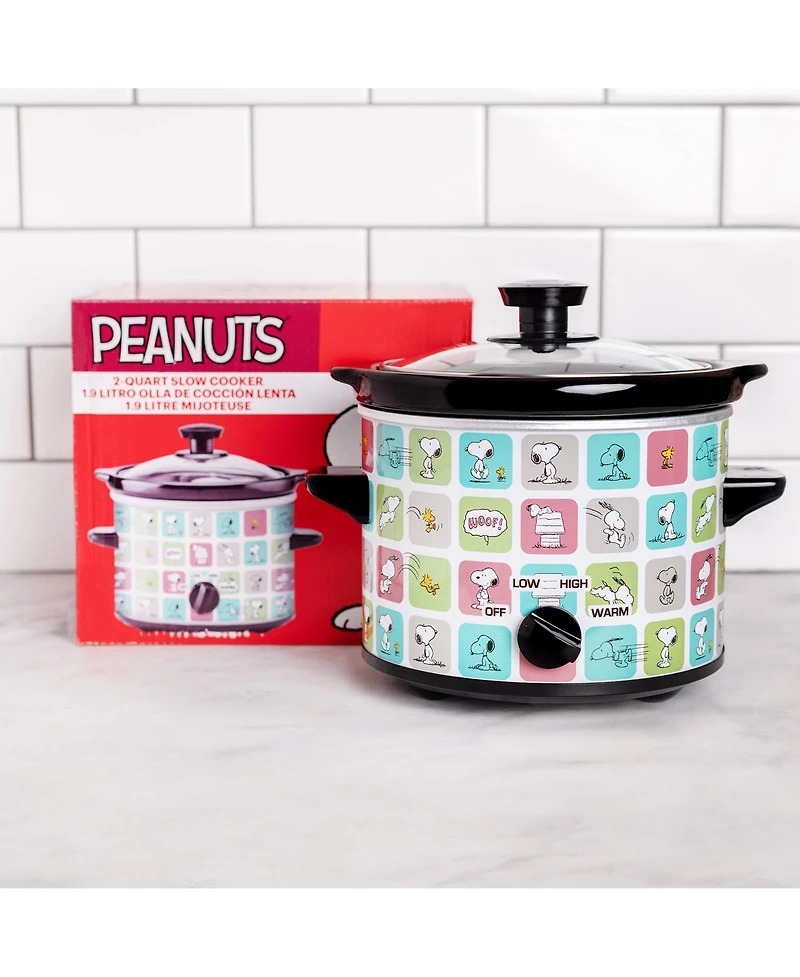 Uncanny Brands Peanuts 2 Quart Slow Cooker - Snoopy & Woodstock Appliance