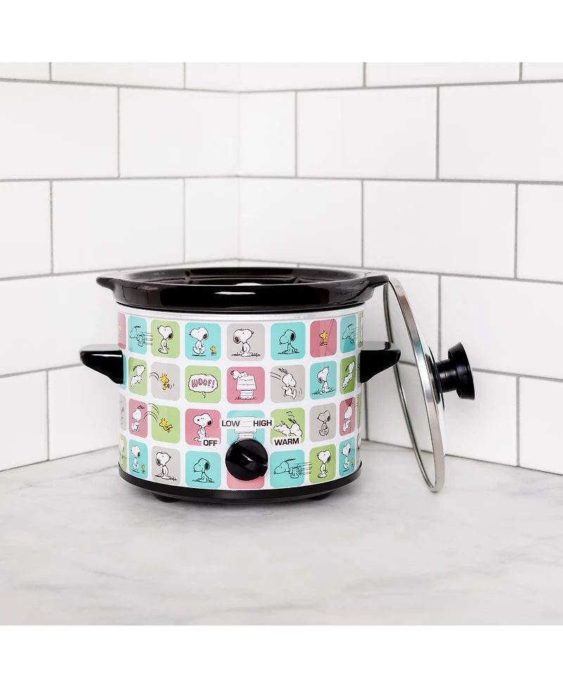 Uncanny Brands Peanuts 2 Quart Slow Cooker - Snoopy & Woodstock Appliance