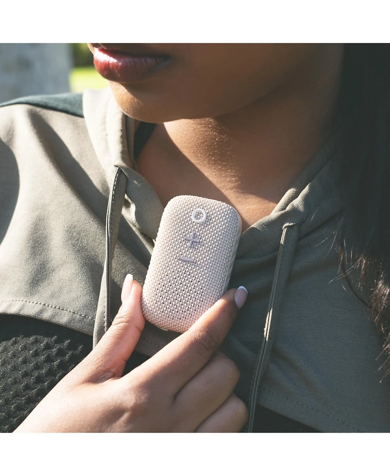 Mee audio goSPKR Wearable Clip-On Wireless Speaker & Speakerphone