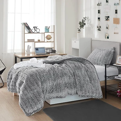 Cozy Peaks - Coma Inducer Oversized Comforter Set - Chevron Frosted Black , Queen