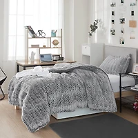 Cozy Peaks - Coma Inducer Oversized Comforter Set - Chevron Frosted Black , Queen