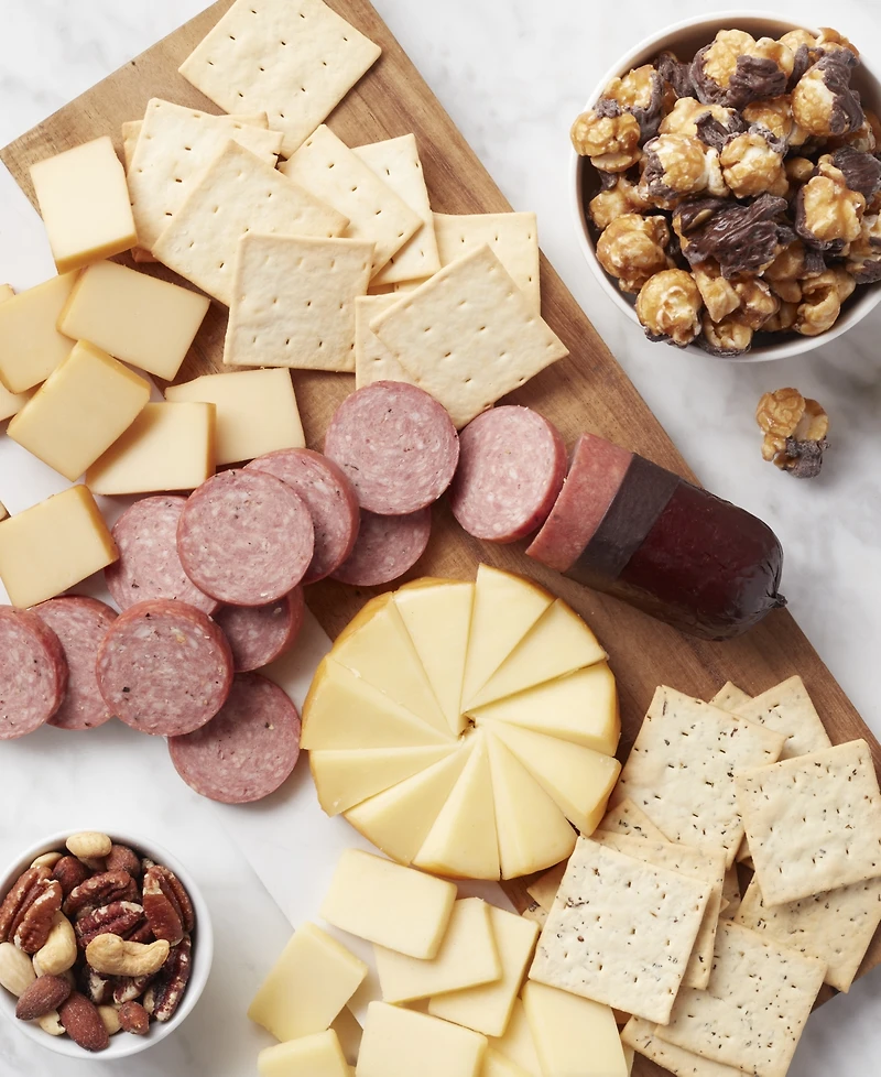 Hickory Farms Father's Day Gourmet Favorites Gift Basket, 8 Piece