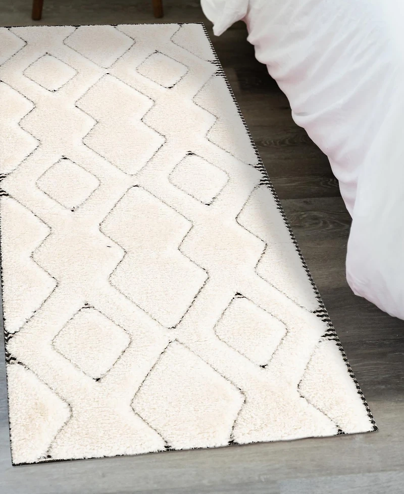 Bayshore Home Textured Tones Trellis 2'7"x8' Runner Area Rug