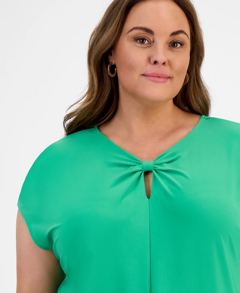 Kasper Plus Keyhole-Neck Pleated Top