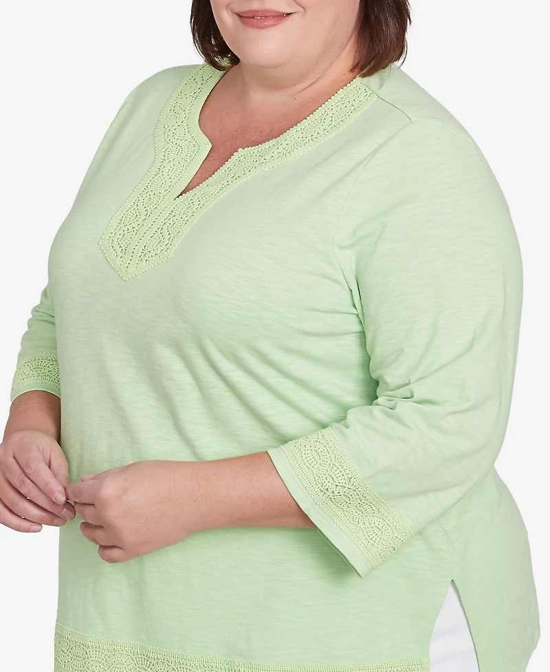 Alfred Dunner Plus Parrot Cay Solid Split Neck Lace Trim Top