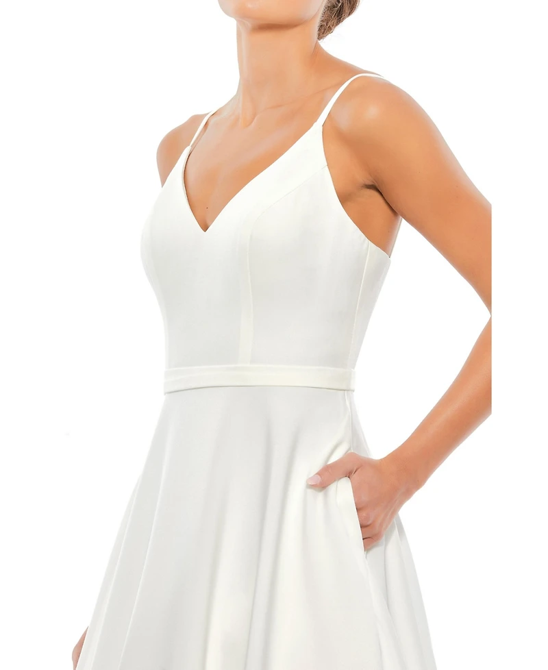 Mac Duggal Women's Ieena Classic A-Line V-Neck Ballgown