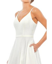 Mac Duggal Women's Ieena Classic A-Line V-Neck Ballgown