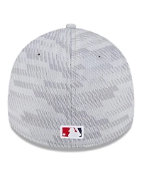 New Era Men's Gray Los Angeles Angels 2025 Mlb Clubhouse 39THIRTY Flex Hat