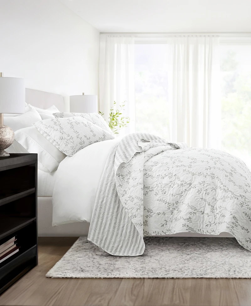 ienjoy Home Sprouting Vines Stripe Reversible -Pc. Lightweight Quilt Set