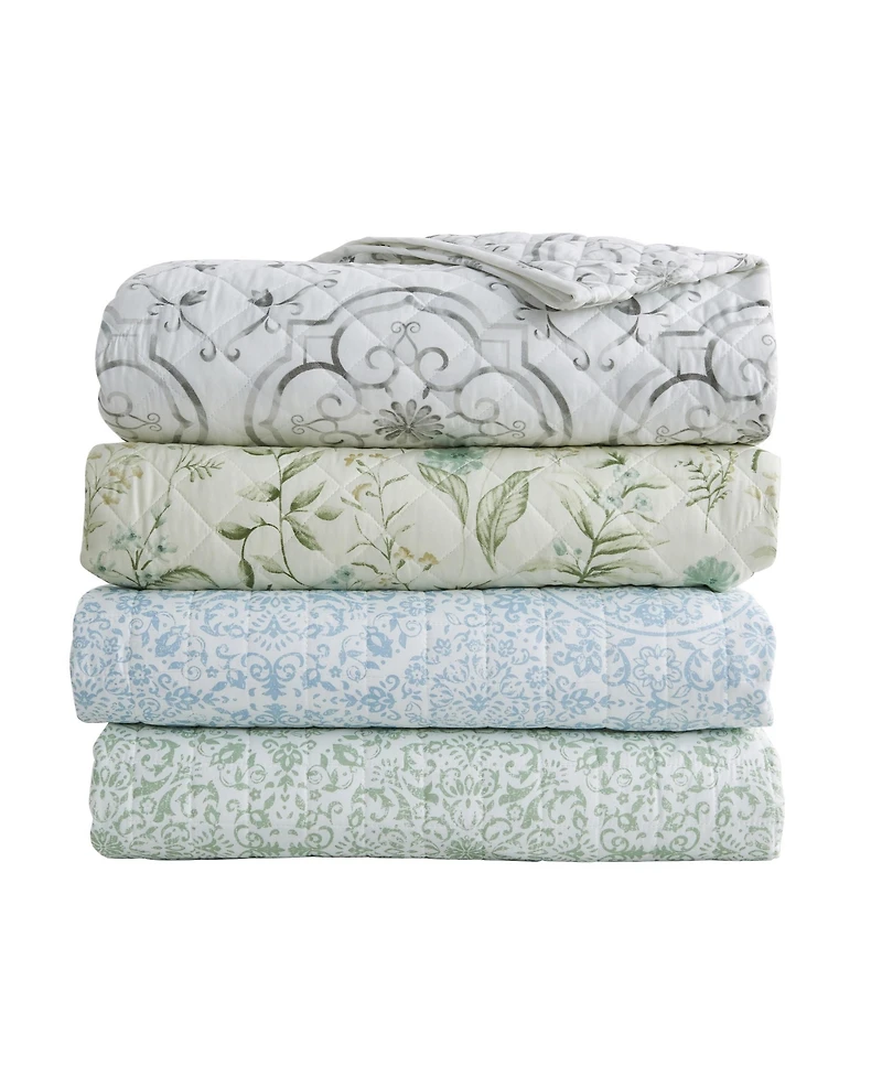Linery & Co. Floral Printed Reversible Stitched Quilt Set with Shams