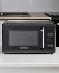 Black + Decker 900-Watt Microwave Oven With Multi-Stage Cooking