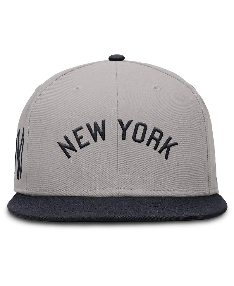 Nike Men's Gray New York Yankees True Performance Fitted Hat