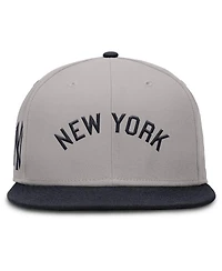 Nike Men's Gray New York Yankees True Performance Fitted Hat