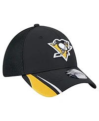 New Era Men's Black Pittsburgh Penguins Linear Featherweight 39THIRTY Flex Hat