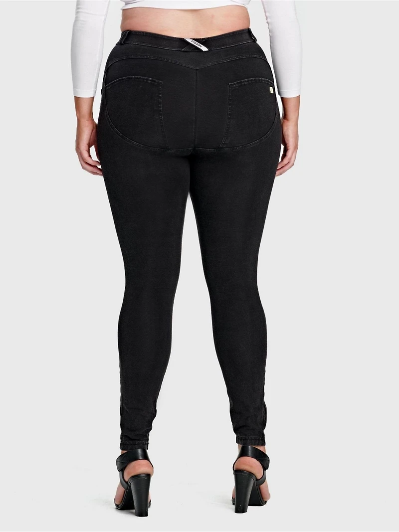 Freddy Women's Curvy High-Rise Sculpting Skinny Jeans