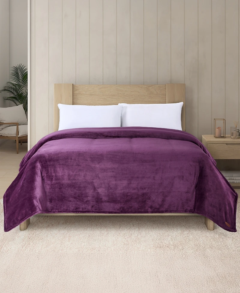 Columbia Super Soft Plush Fleece Blanket