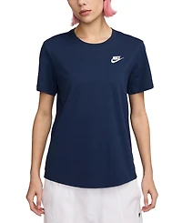 Nike Women's Sportswear Club Essentials T-Shirt