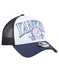 New Era Men's Navy New York Yankees Distressed 9FORTY A-Frame Adjustable Trucker Hat