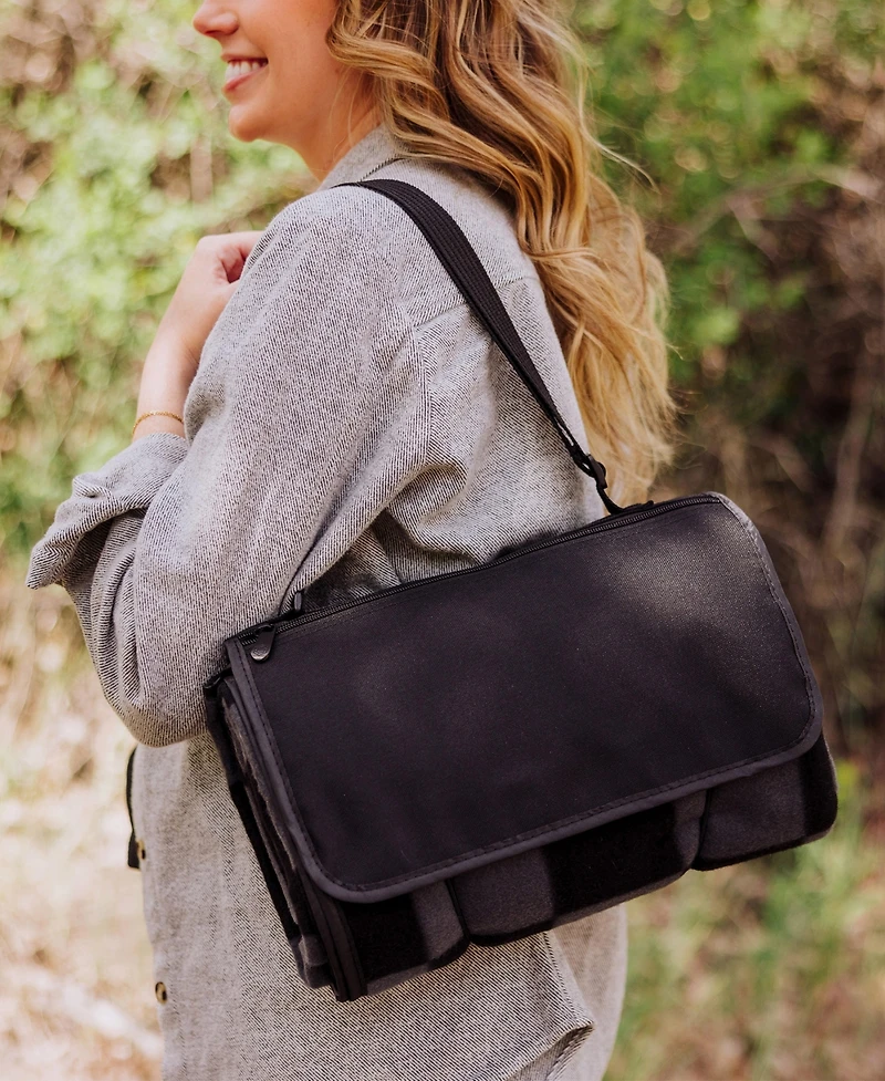Oniva Outdoor Picnic Blanket Tote
