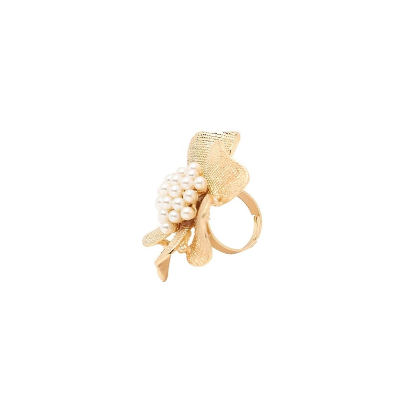 Sohi Floral Rhinestone Ring