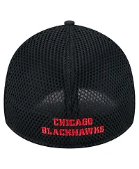 New Era Men's Black Chicago Blackhawks Linear Featherweight 39THIRTY Flex Hat