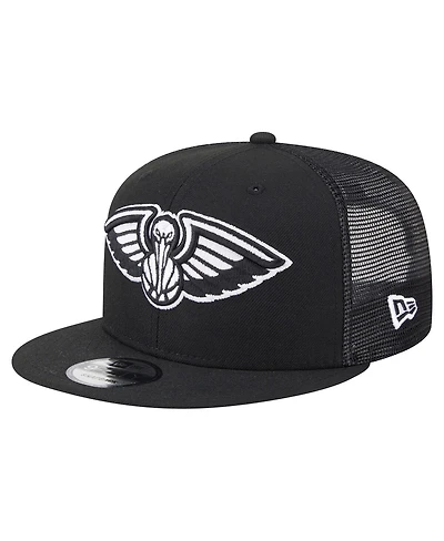 New Era Men's Black New Orleans Pelicans 9FIFTY Snapback Trucker Hat