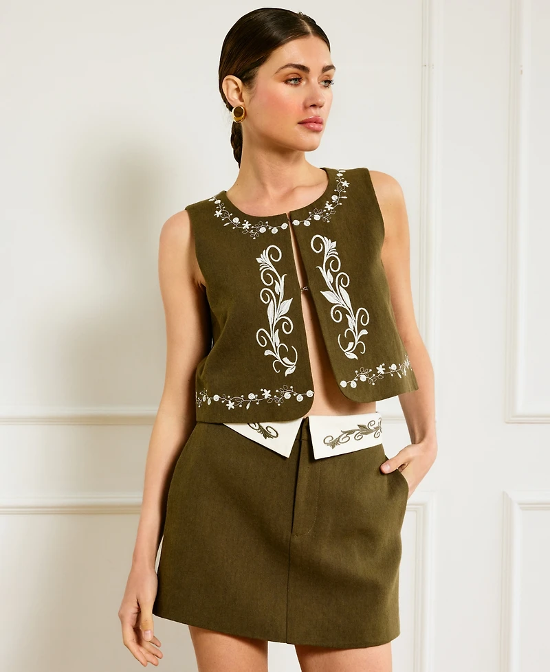 Line & Dot Women's Brea Embroidered Sleeveless Top