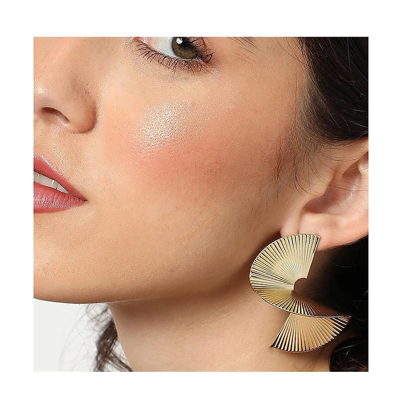 Sohi Women's Gold Metallic Twist Drop Earrings