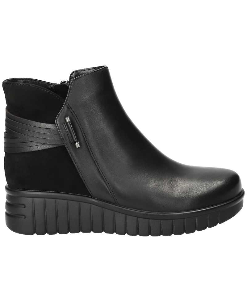 Bella Vita Women's Sueann Round Toe Ankle Booties