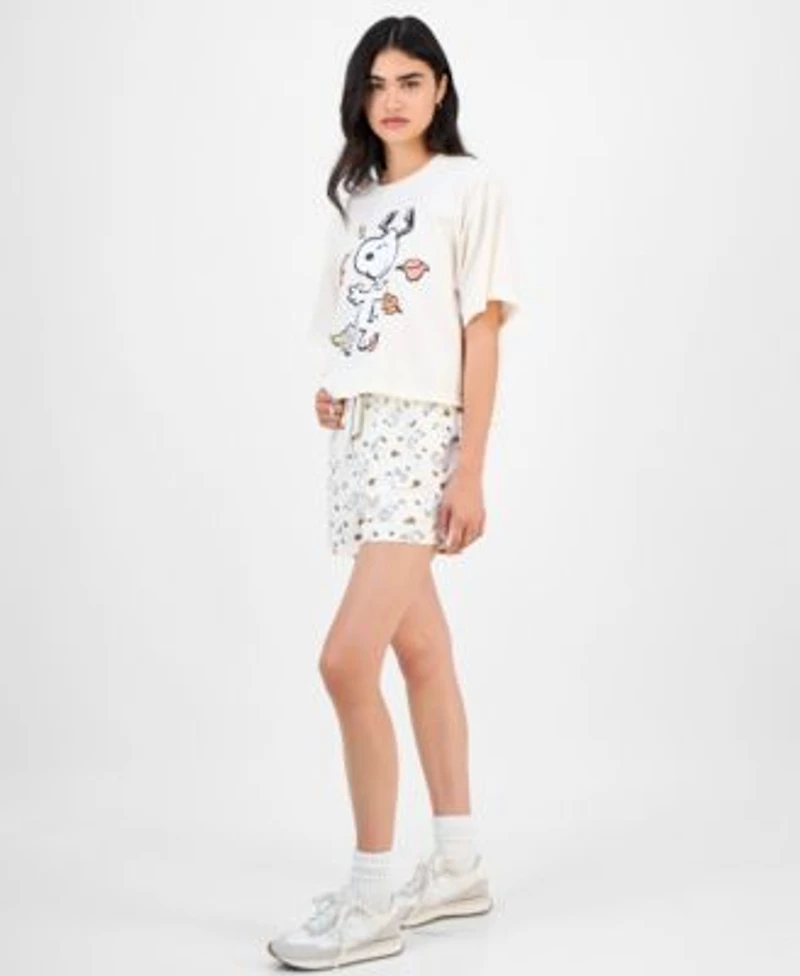 Love Tribe Juniors Autumn Dancing Snoopy Shorts T Shirt
