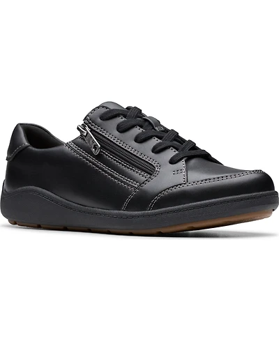 Clarks Women's Bryianne Bayla Round Toe Sneakers