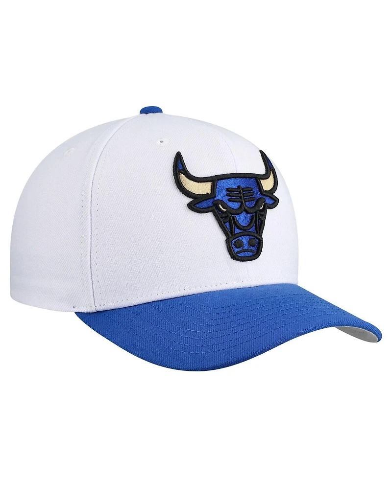 Mitchell & Ness Men's White Chicago Bulls Core Pro Crown Adjustable Hat