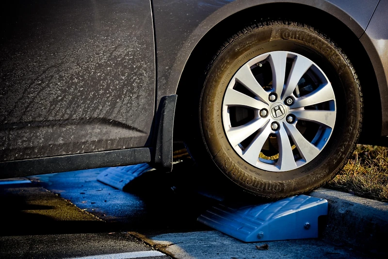 Maxsa Innovations Curb Ramp