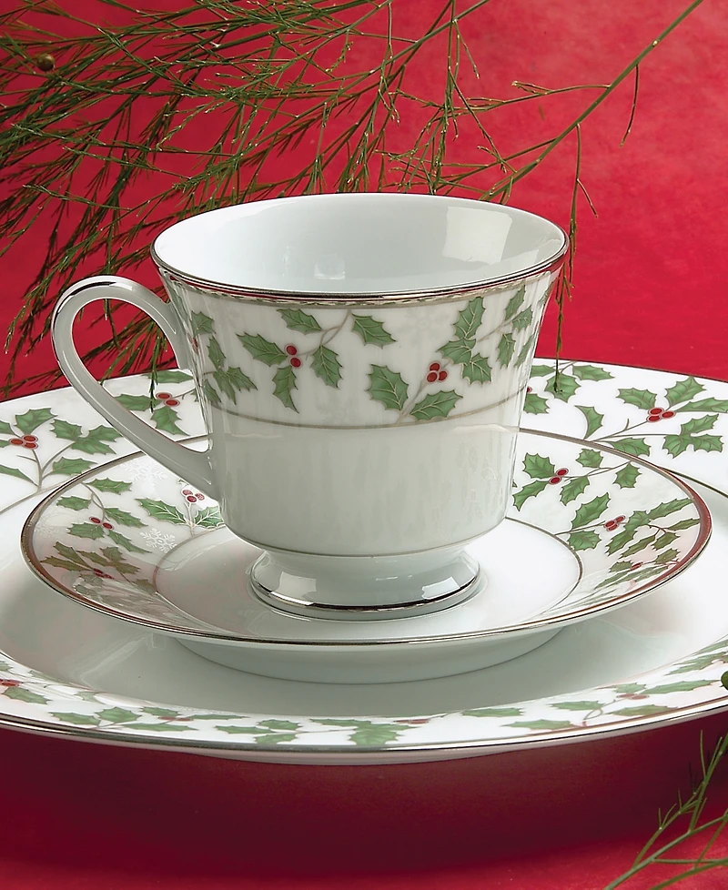 Noritake Holly and Berry 40-Pc. Dinnerware Set, Service for 8