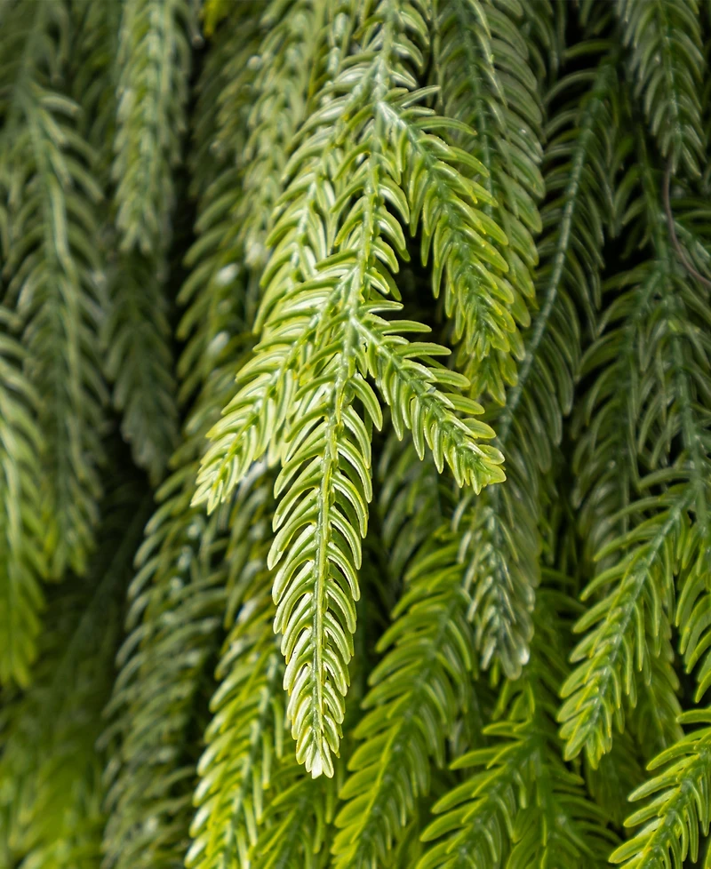 Glitzhome 31.5" Greenery Polyethylene Christmas Dripping Teardrop