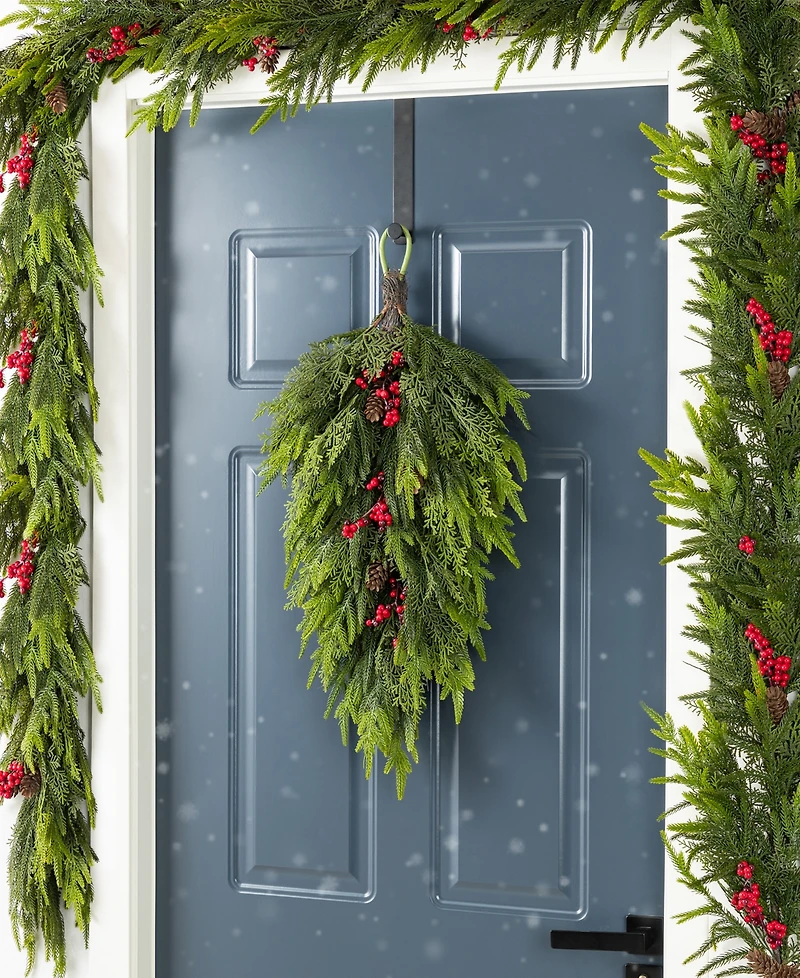 Glitzhome 31.5" Polyethylene Christmas Dripping Teardrop