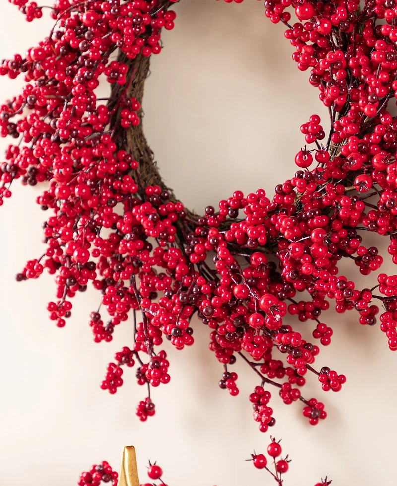 Glitzhome 25" Plastic Christmas Berries Wreath