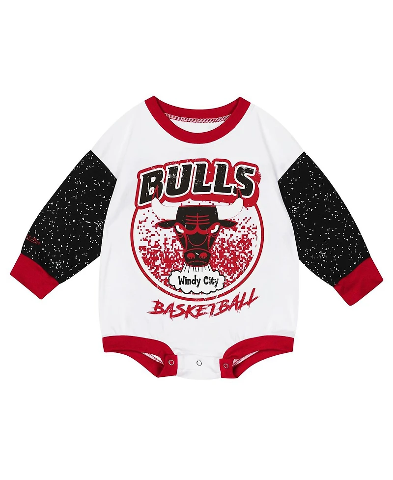 Mitchell & Ness Baby Boys and Girls White Chicago Bulls Hardwood Classics Posterboard Oversize Long Sleeve Bodysuit