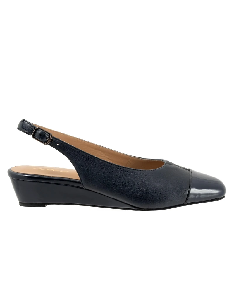 Trotters Dea Wedge Pump