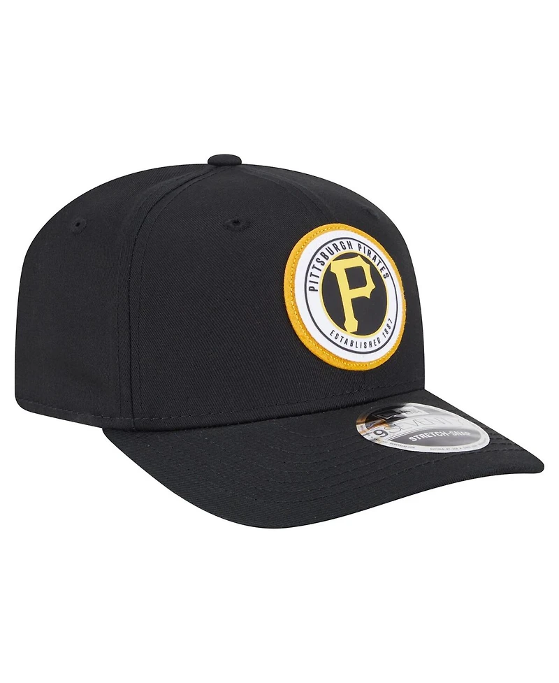 New Era Men's Black Pittsburgh Pirates Circle Patch 9SEVENTY Stretch snap Hat