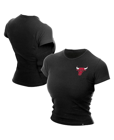 New Era Women's Black Chicago Bulls Leisure Collection Baby Doll Cropped T-Shirt