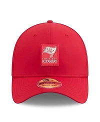 New Era Men's Red Tampa Bay Buccaneers 2025 Sideline 39THIRTY Flex Hat
