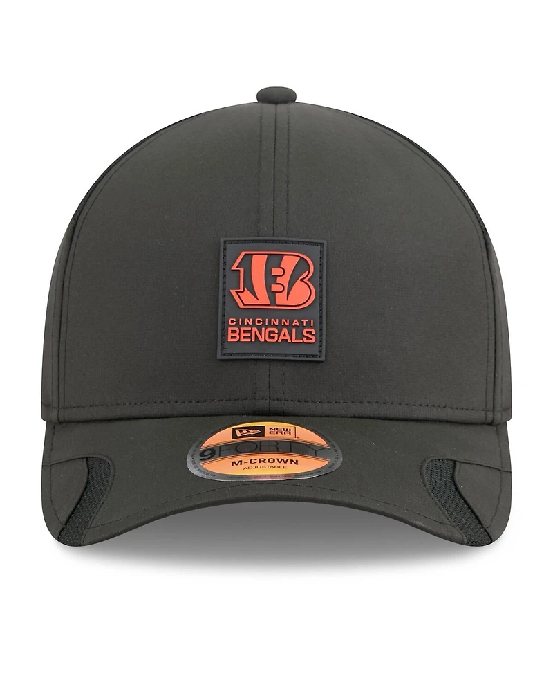 New Era Men's Cincinnati Bengals 2025 Sideline M-crown 9FORTY Adjustable Hat