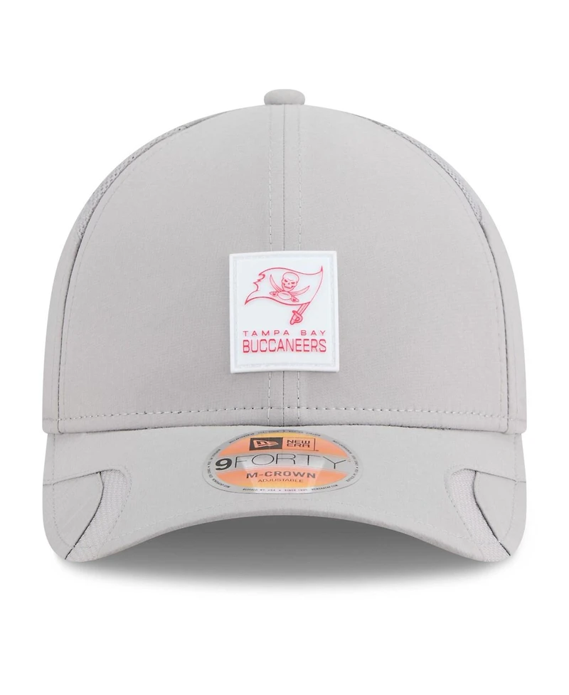 New Era Men's Tampa Bay Buccaneers 2025 Sideline M-crown 9FORTY Adjustable Hat