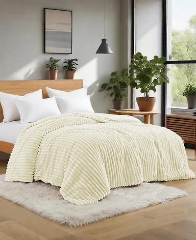 Unikome Year Round Plush Flannel Comforter, Queen