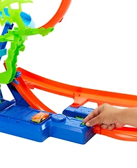 Hot Wheels Stunt Tracks Mid-Air Crash Playset and Car